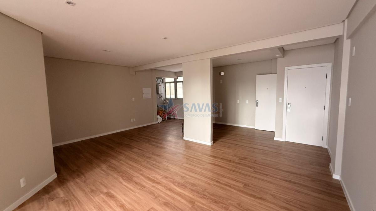 LINDO APTO 3 DORMITÓRIOS (2 SUÍTES)  - REFORMADO - GARAGEM 